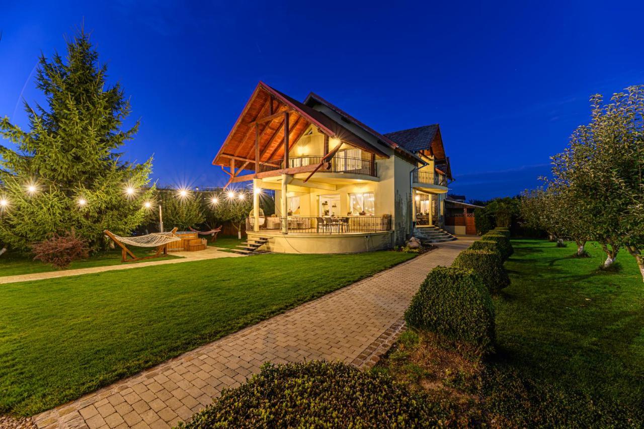 Orchard Villa Brașov Exterior foto