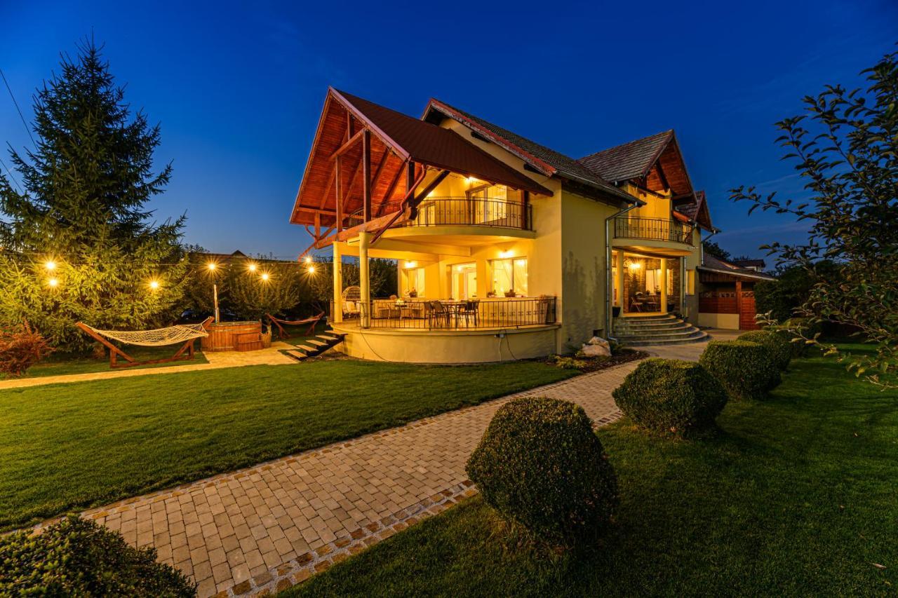 Orchard Villa Brașov Exterior foto